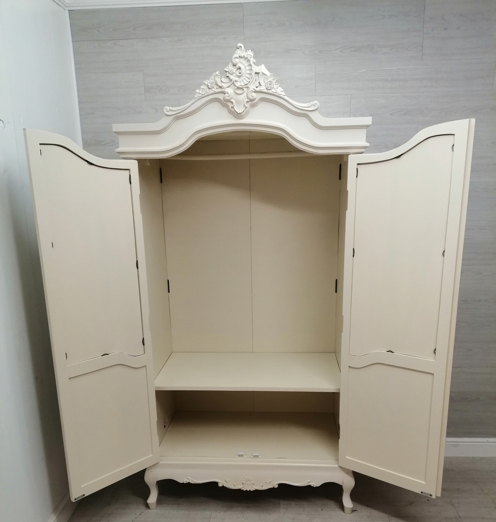 Style armoire deals